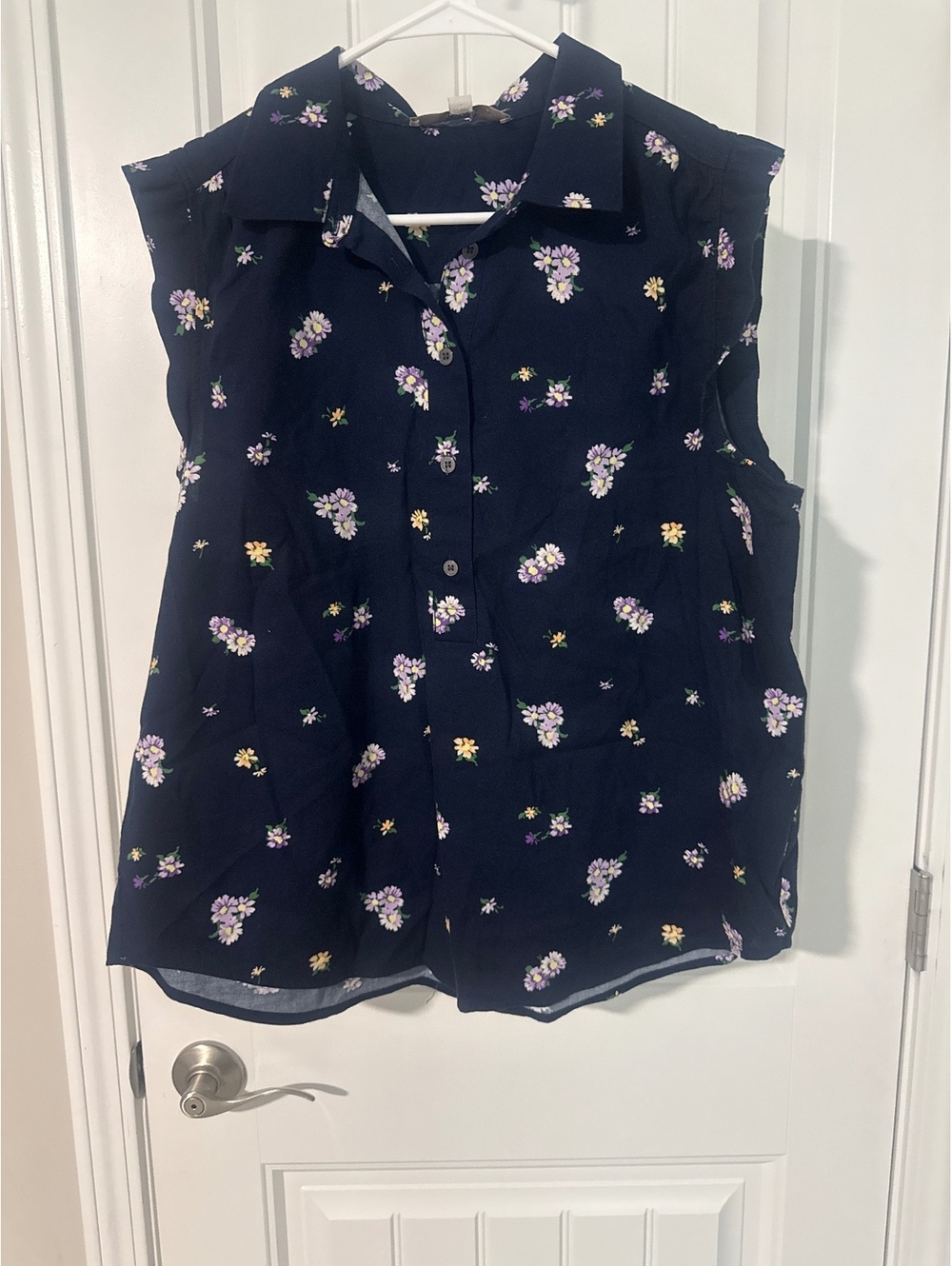 LOFT Navy Blue Floral Sleeveless Button-Up Blouse